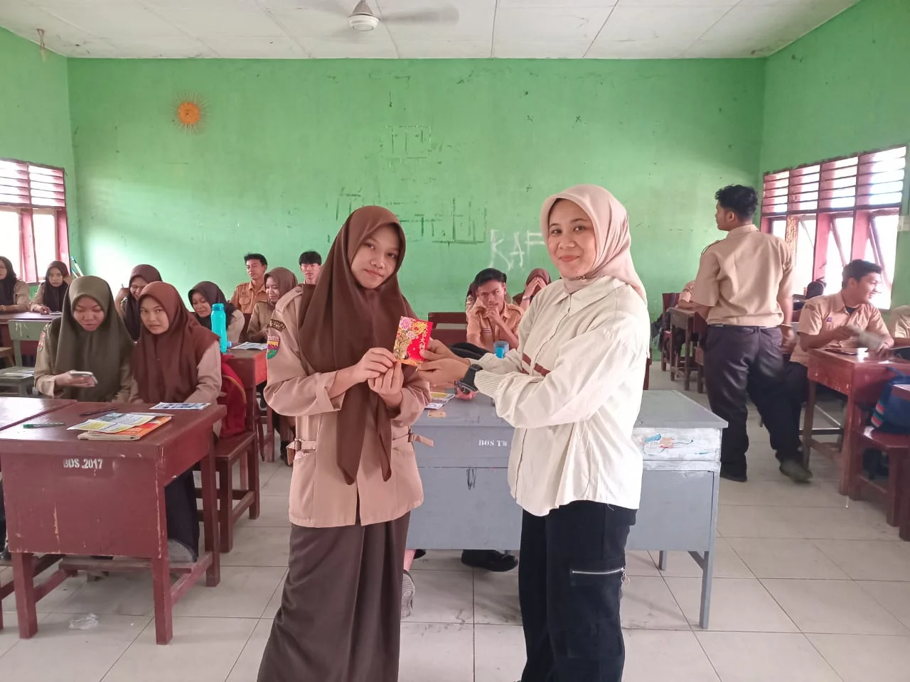 Kunjungan Mahasiswa Ke Sekolah